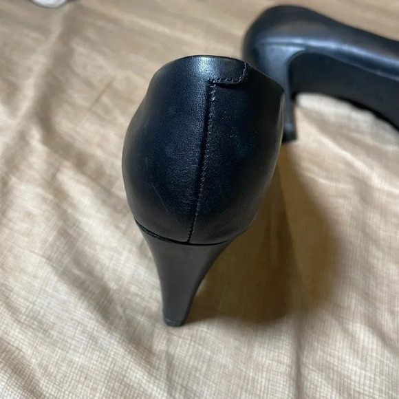 Clarks black heels classic  shoes - Picture 5 of 7